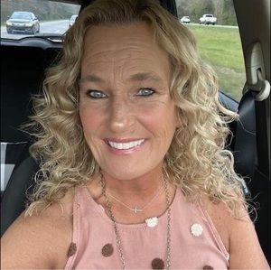 Meet your Posher, Laureen